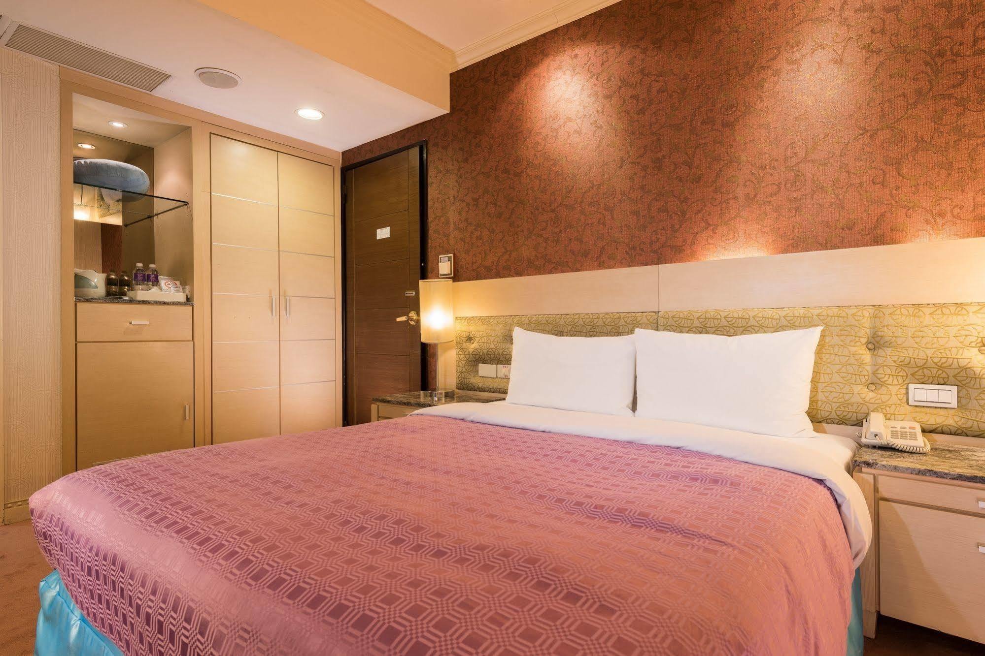Wonstar Hotel - Songshan ไทเป ภายนอก รูปภาพ