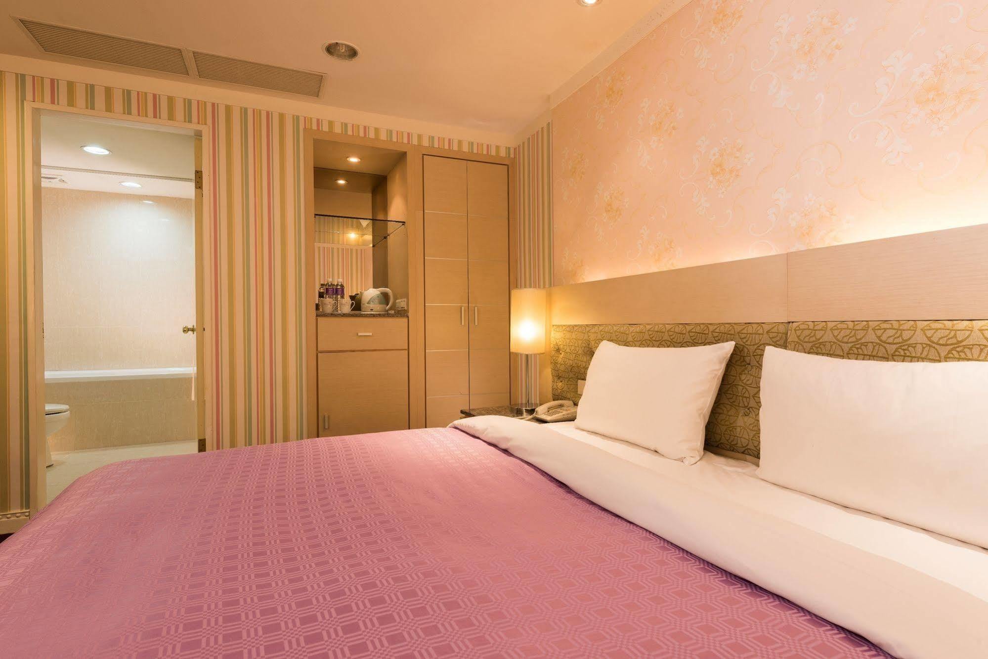 Wonstar Hotel - Songshan ไทเป ภายนอก รูปภาพ