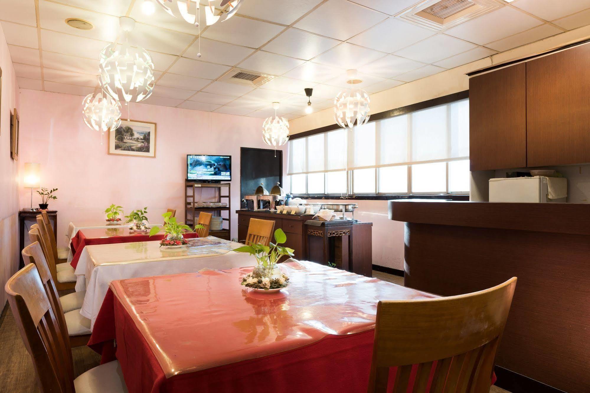 Wonstar Hotel - Songshan ไทเป ภายนอก รูปภาพ